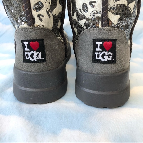 I Heart Ugg Skull Sequin Boots size 7. - Picture 10 of 15